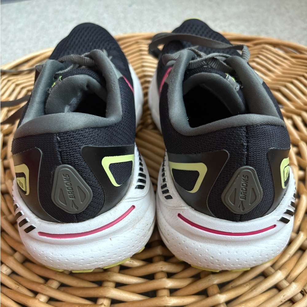 Brooks Adrenaline GTS 23 Road Running Sneakers in Black Gunmetal Green Size 7.5 - Picture 6 of 9